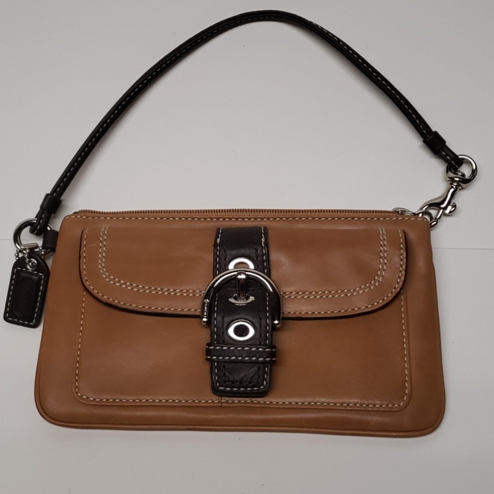 Coach clutch/wristlet